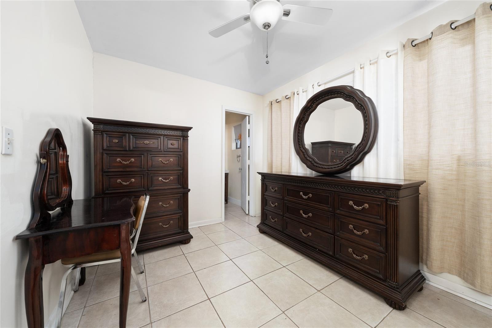 Image 21 of 51 For 1105 Arrowsmith Avenue