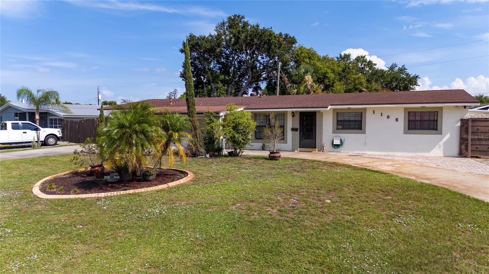 Image 4 of 51 For 1105 Arrowsmith Avenue