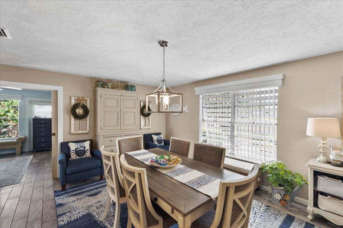 Image 10 of 62 For 2356 Date Palm Drive