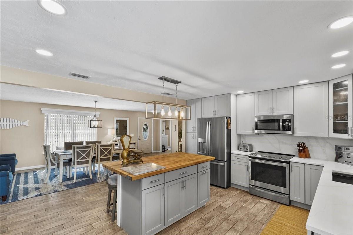 Image 18 of 62 For 2356 Date Palm Drive