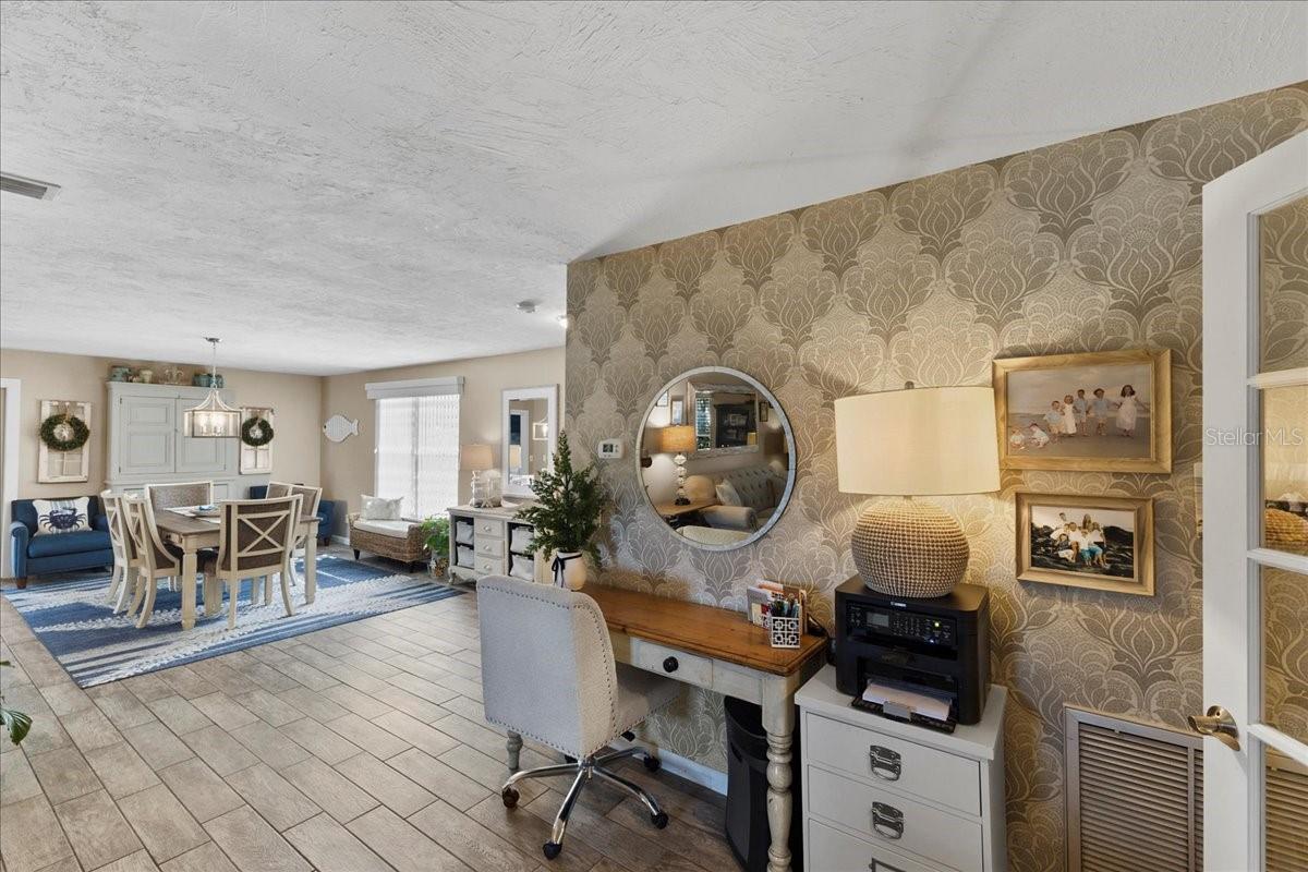 Image 9 of 62 For 2356 Date Palm Drive