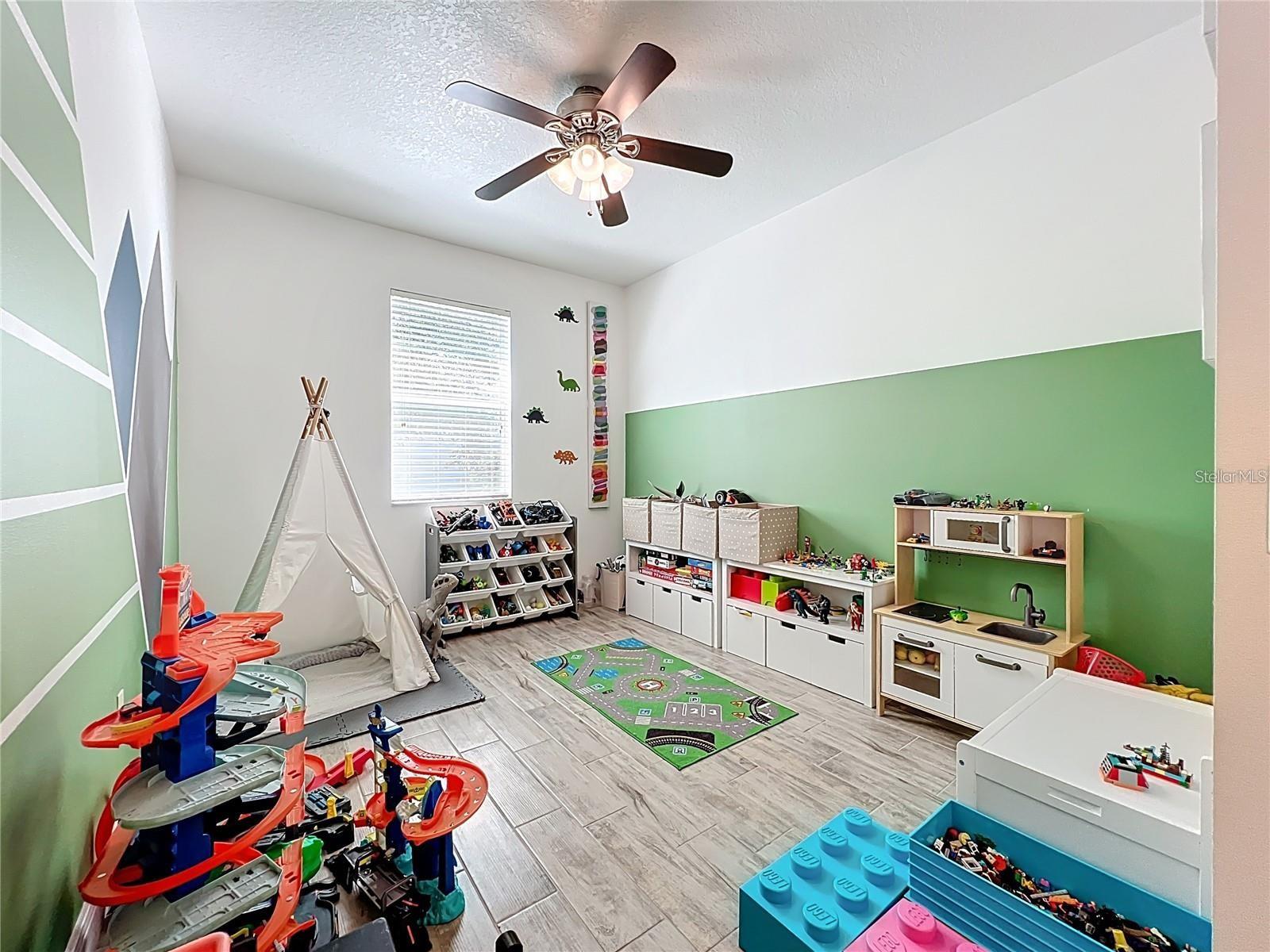Image 10 of 26 For 11868 Thatcher Avenue