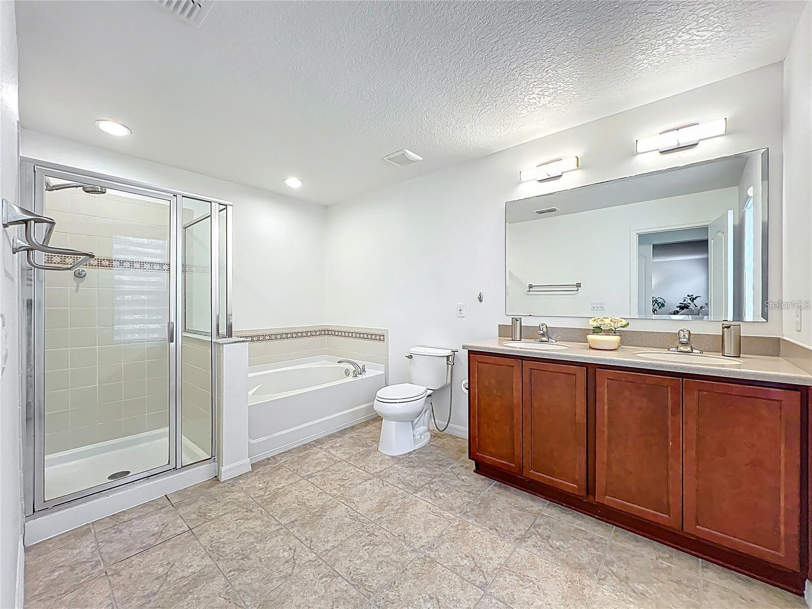 Image 17 of 26 For 11868 Thatcher Avenue