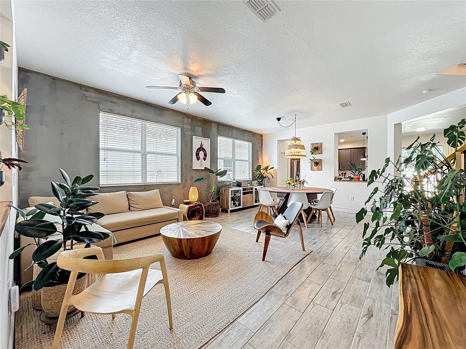 Image 3 of 26 For 11868 Thatcher Avenue
