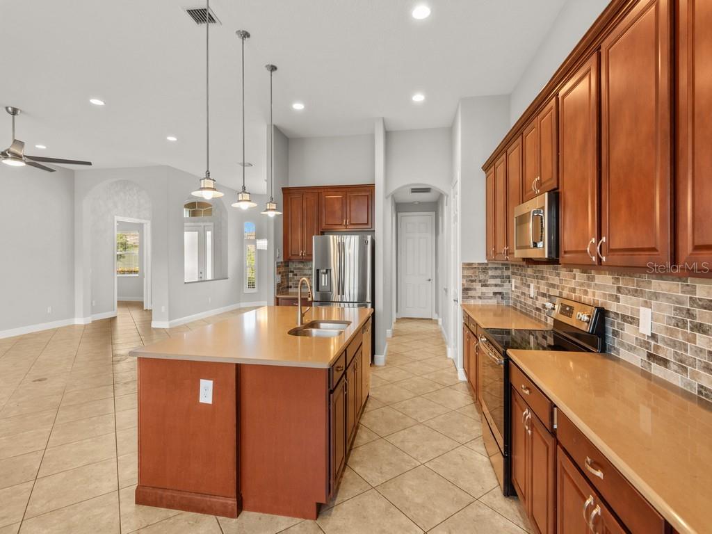 Image 12 of 39 For 8255 Heather Court