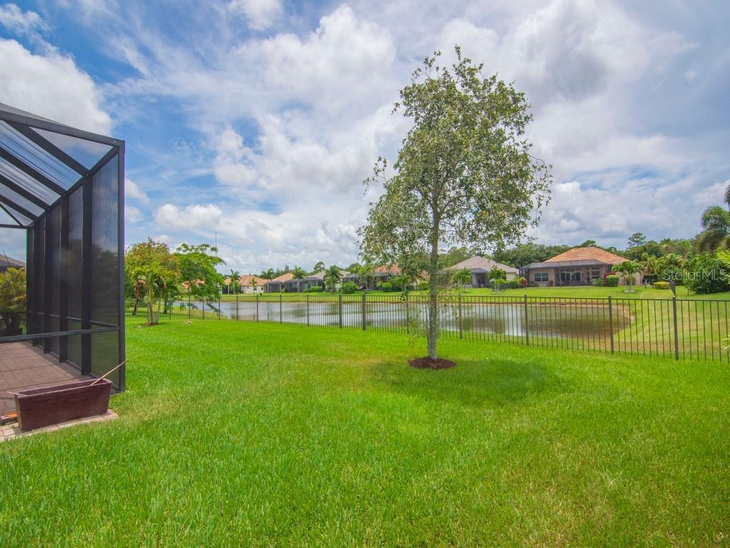 Image 28 of 39 For 8255 Heather Court