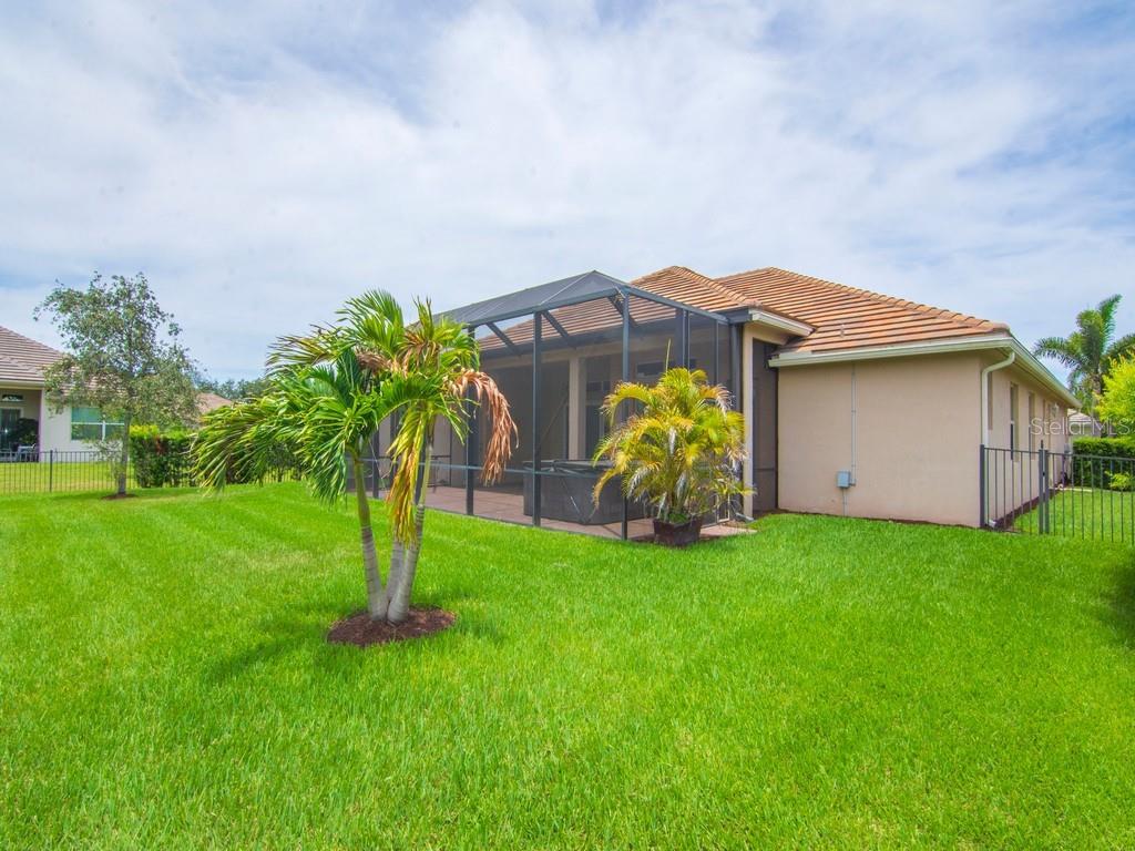Image 32 of 39 For 8255 Heather Court