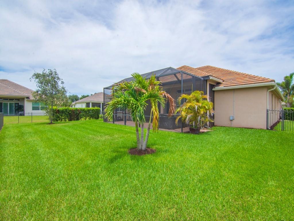 Image 35 of 39 For 8255 Heather Court