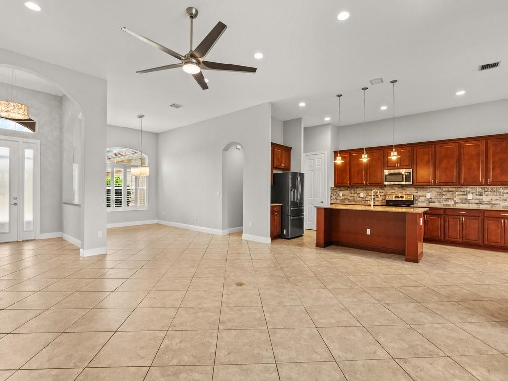 Image 5 of 39 For 8255 Heather Court