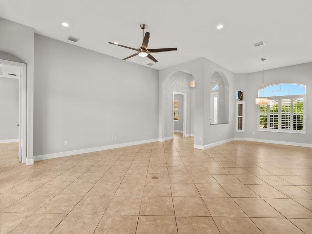 Image 6 of 39 For 8255 Heather Court