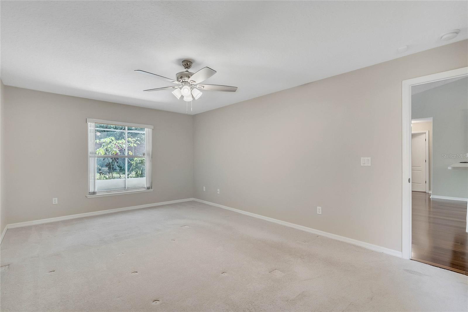 Image 6 of 17 For 119 Lake Darby Place