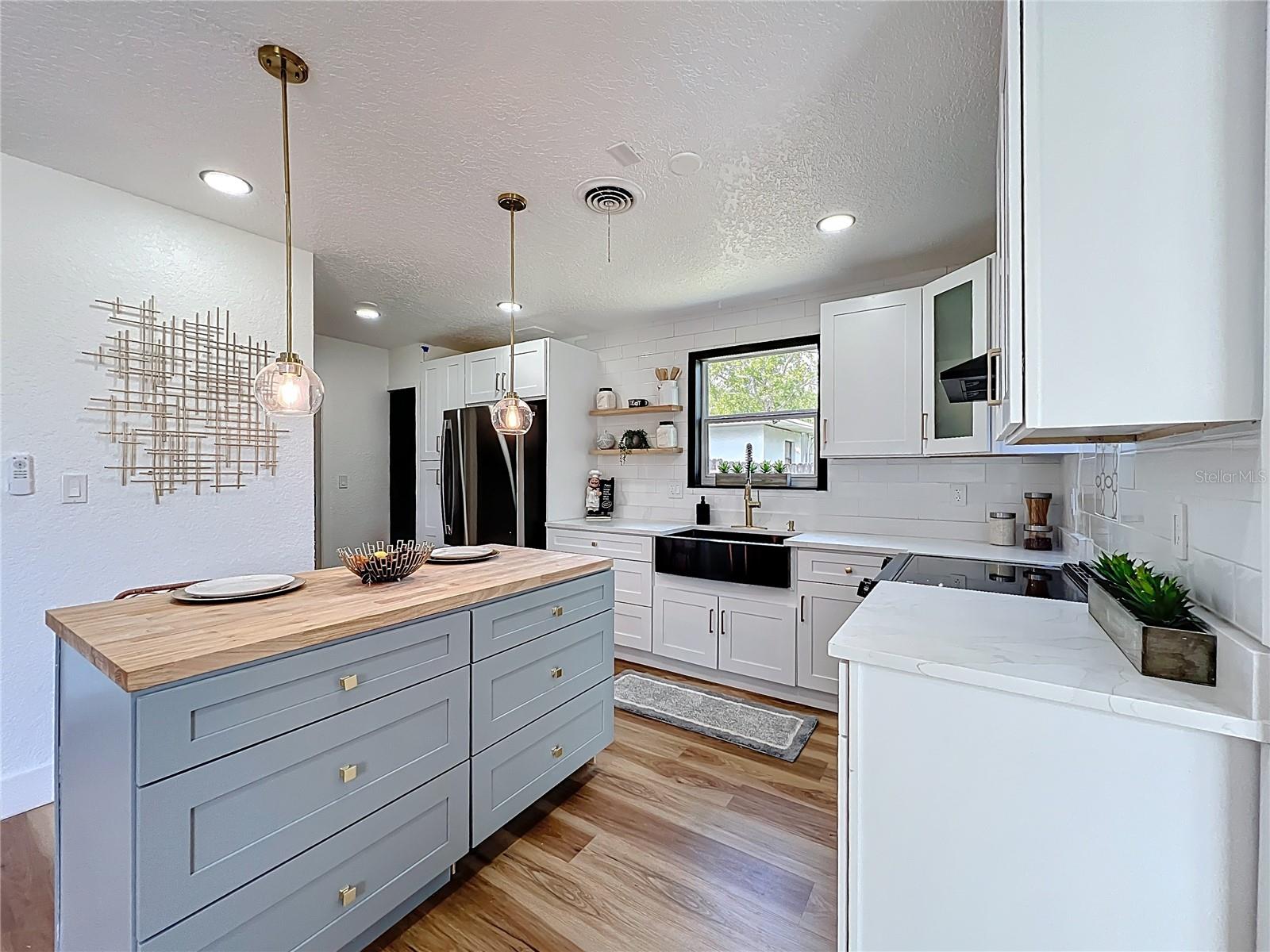 Image 12 of 68 For 609 Brockway Avenue