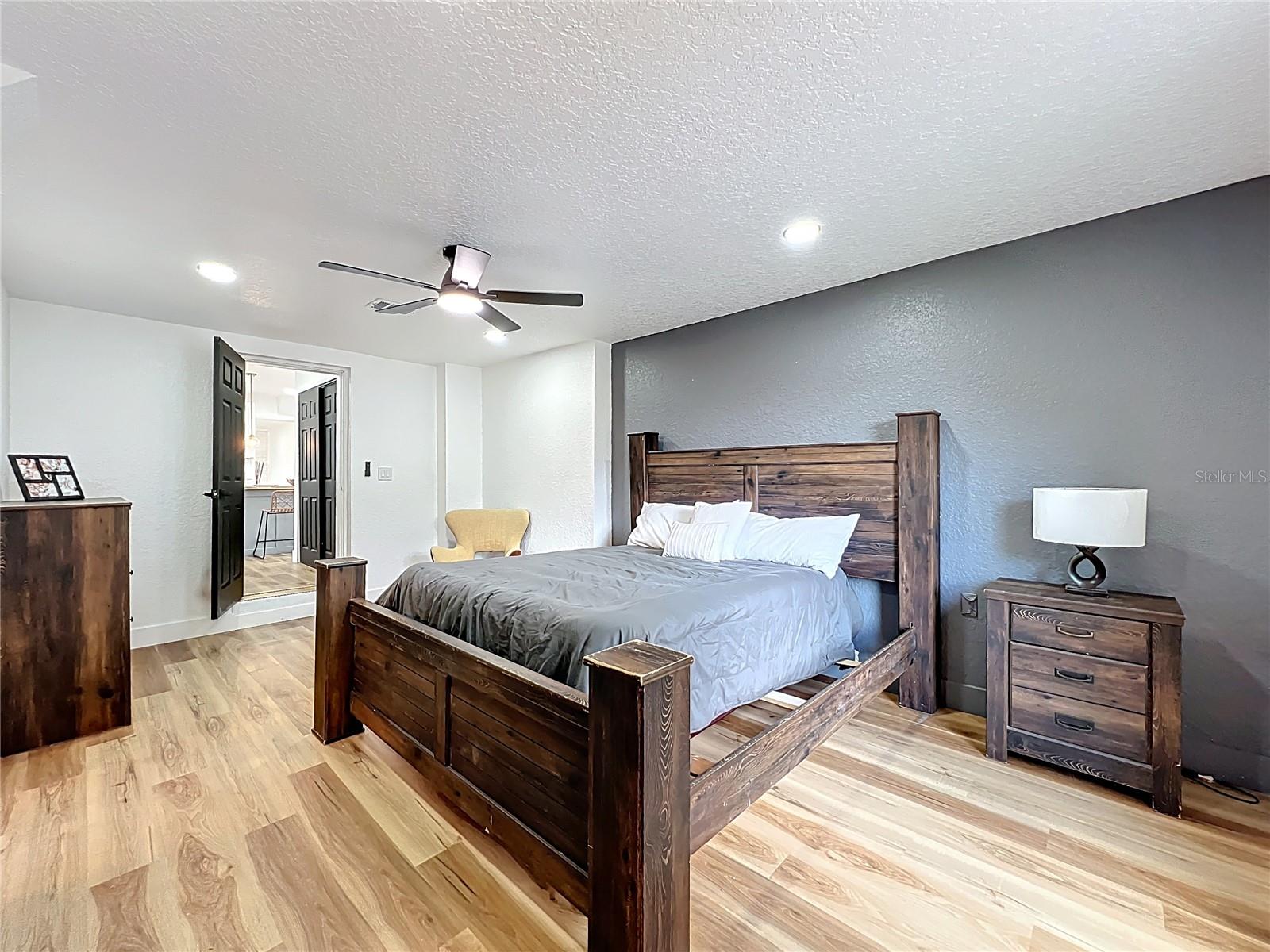 Image 31 of 68 For 609 Brockway Avenue
