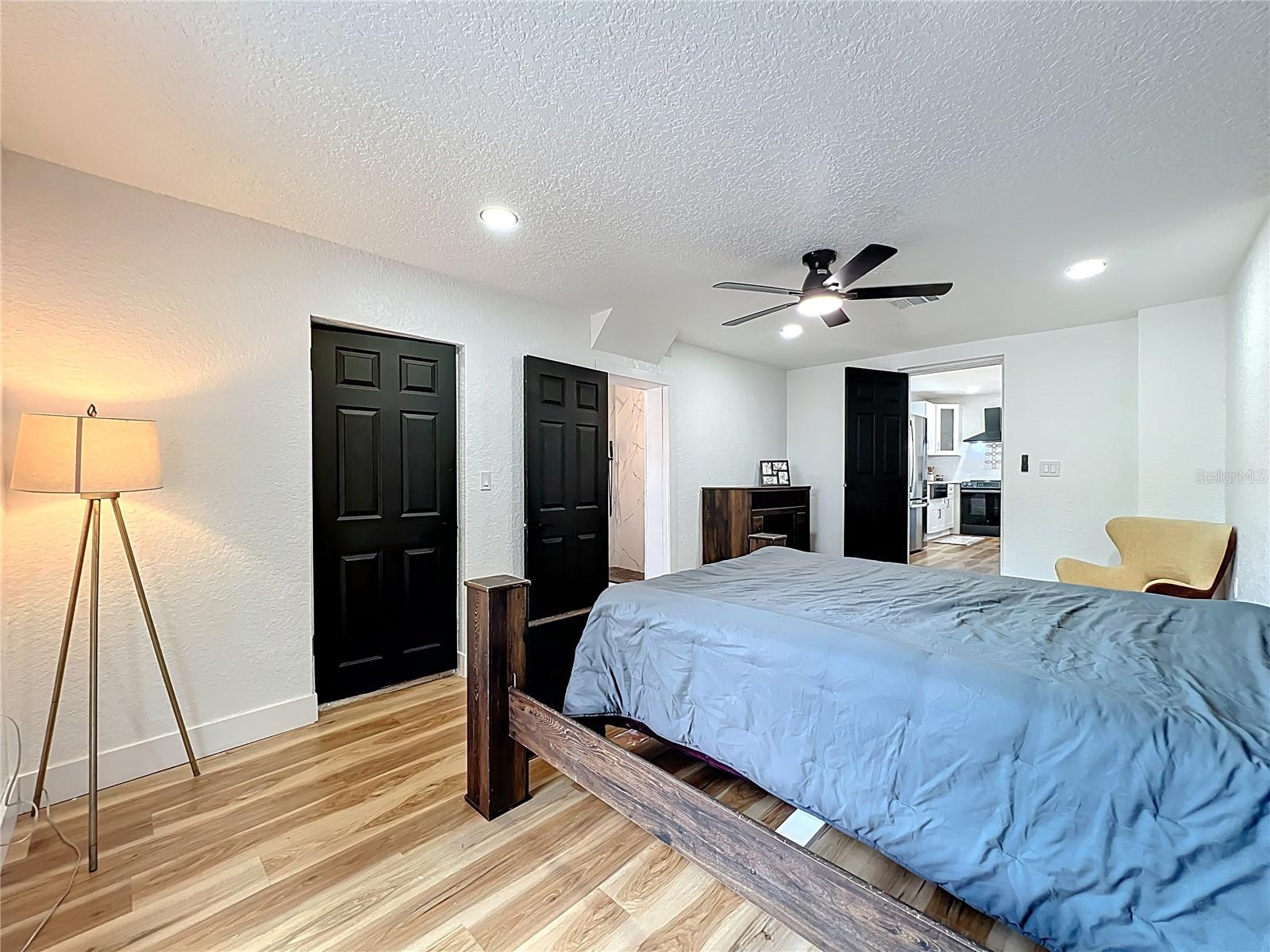 Image 33 of 68 For 609 Brockway Avenue