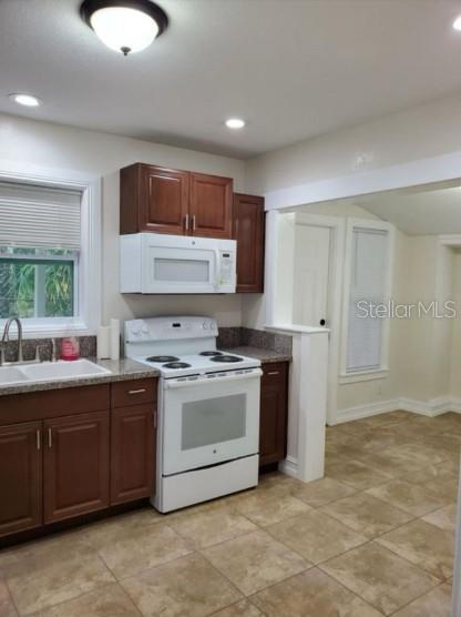Image 3 of 7 For 903 New York Avenue 1