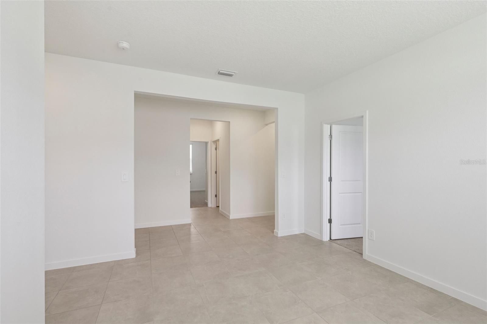 Image 15 of 41 For 6 Wandering Creek Way