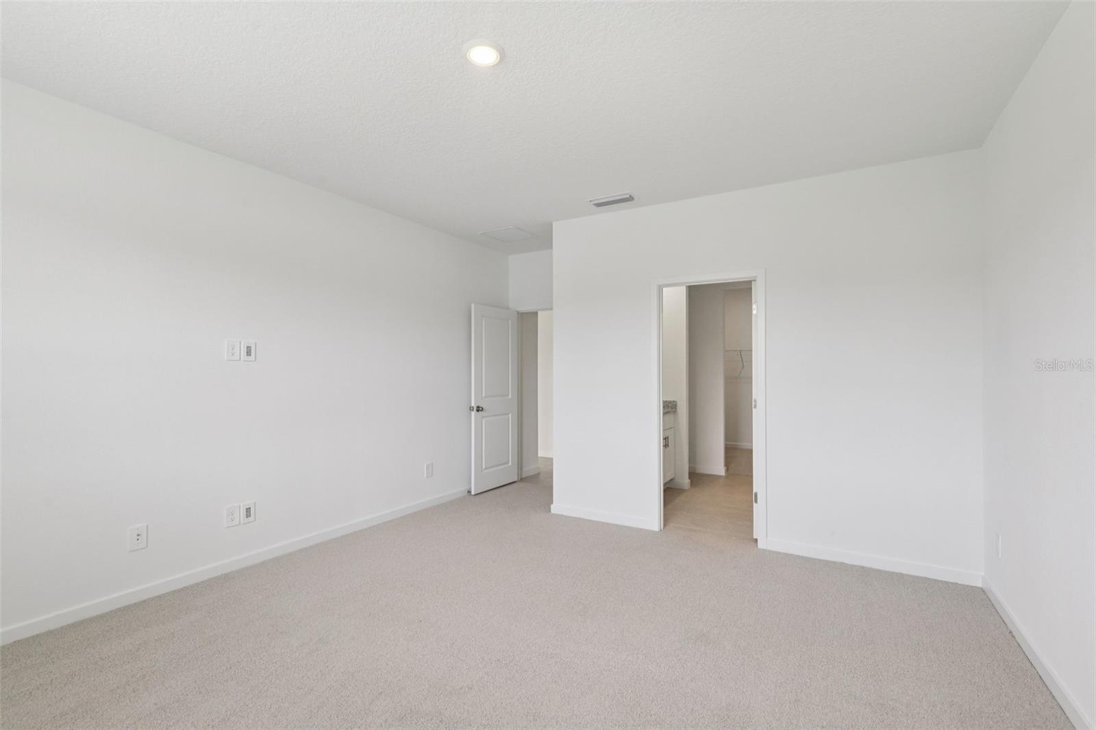 Image 28 of 41 For 6 Wandering Creek Way