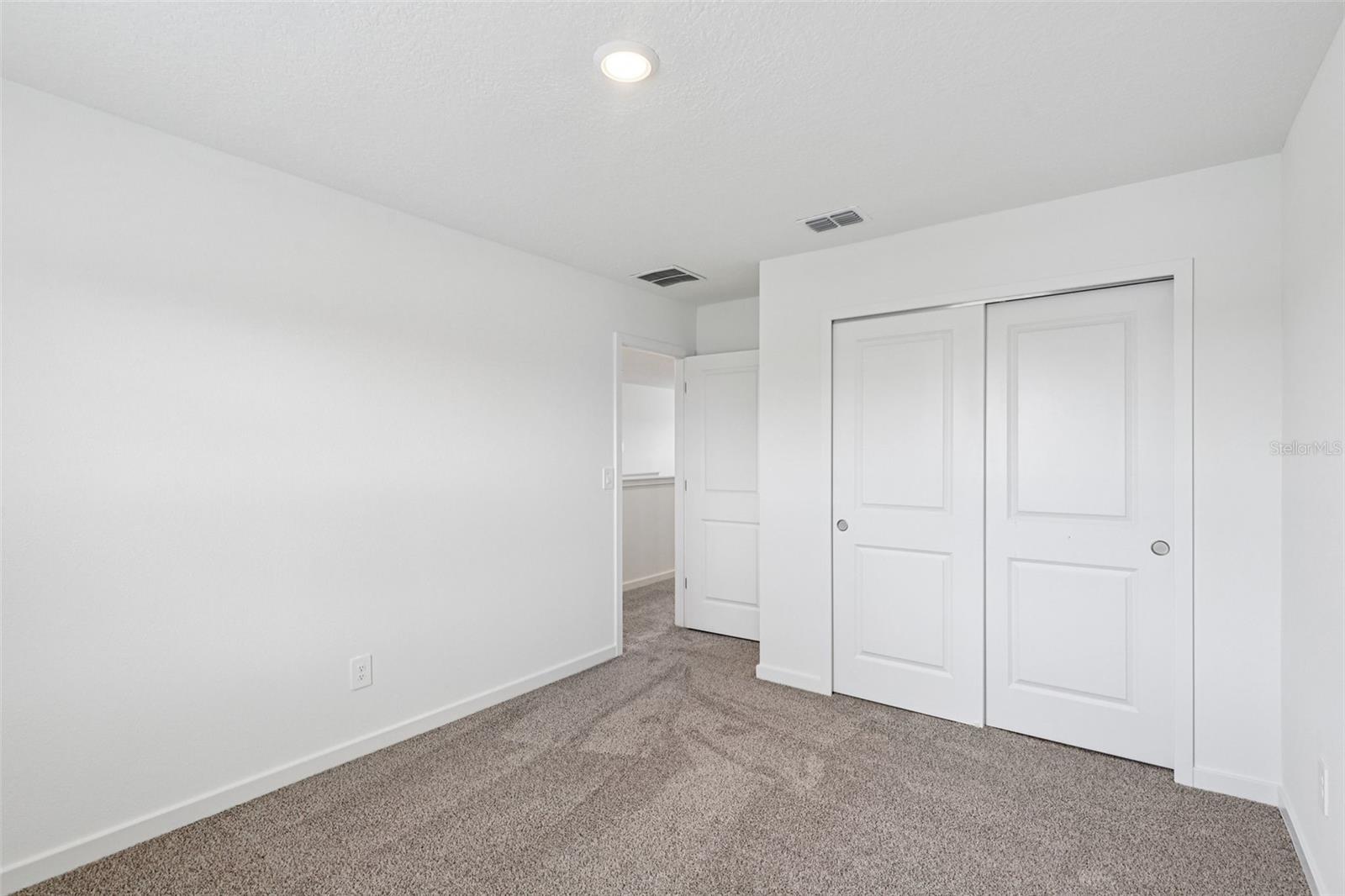 Image 31 of 44 For 8 Wandering Creek Way