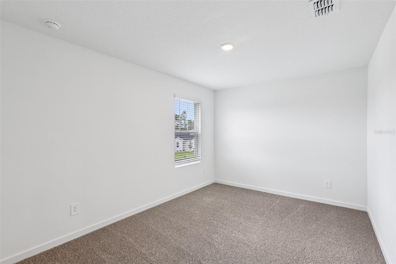 Image 32 of 44 For 8 Wandering Creek Way