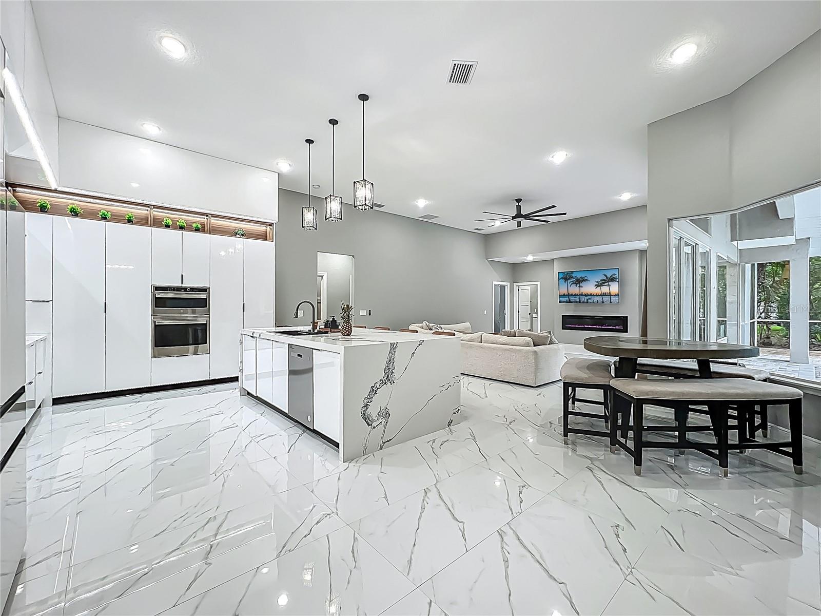 Image 11 of 71 For 704 Forest View Court