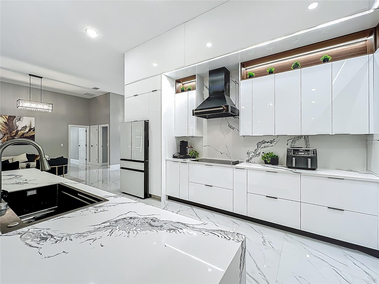 Image 22 of 71 For 704 Forest View Court