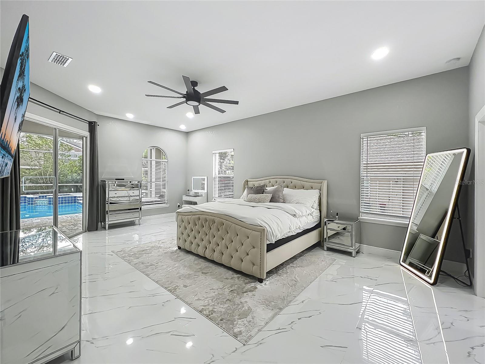 Image 36 of 71 For 704 Forest View Court
