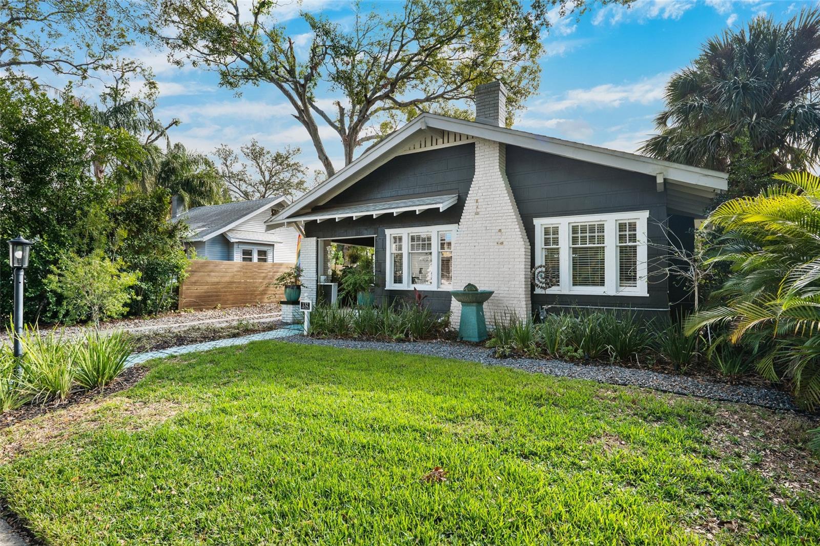 Listing photo id 1 for 132 17th Avenue N