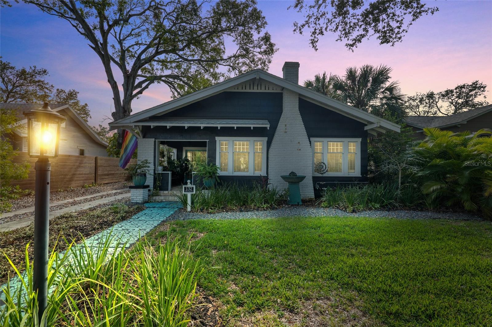 Listing photo id 31 for 132 17th Avenue N