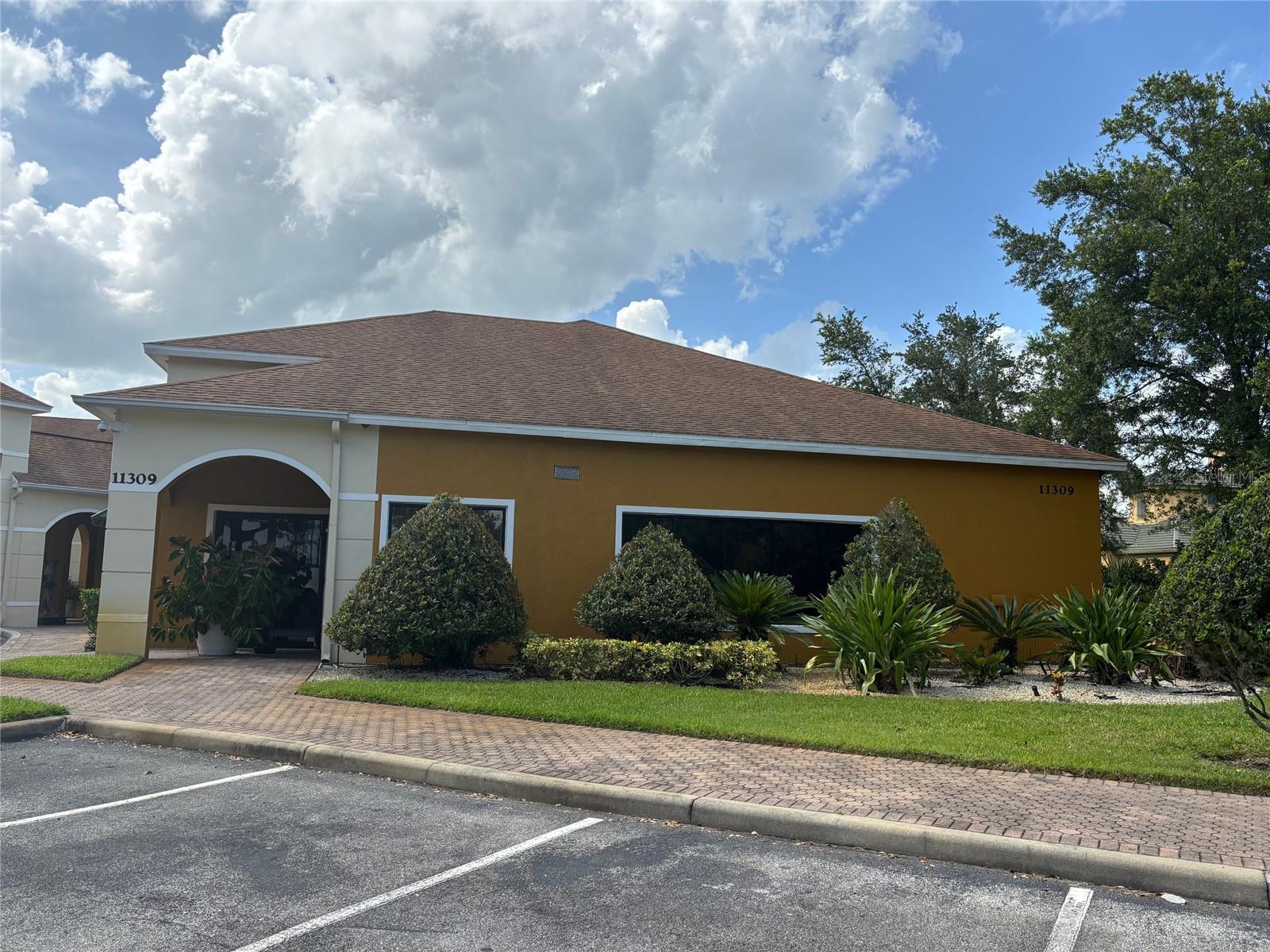 Image 26 of 27 For 11309 Lake Underhill Road 104 & 105