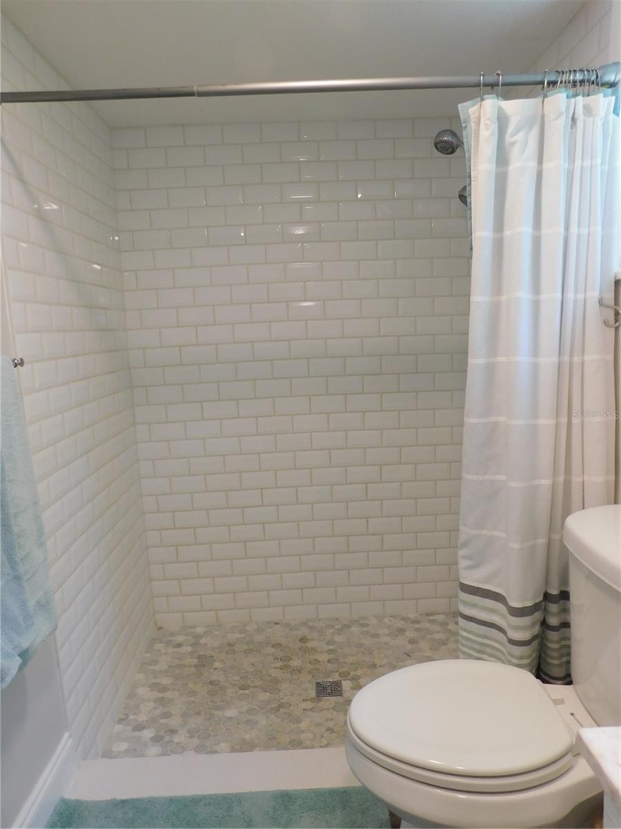 Image 21 of 65 For 8020 Hunters Whip Row