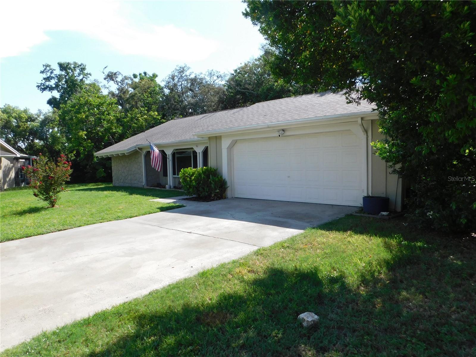 Image 38 of 65 For 8020 Hunters Whip Row