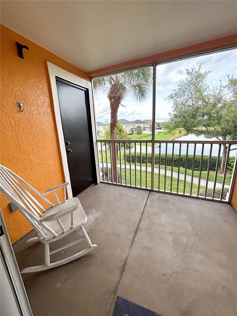 Image 18 of 27 For 5447 Vineland Road 1209