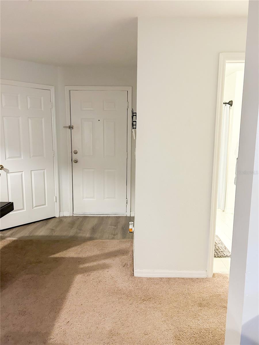 Image 25 of 27 For 5447 Vineland Road 1209