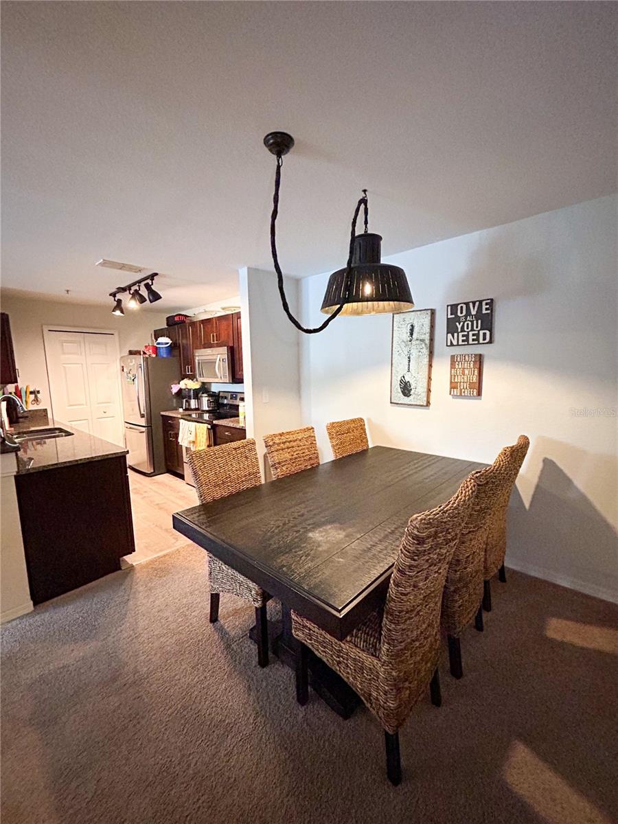 Image 3 of 27 For 5447 Vineland Road 1209