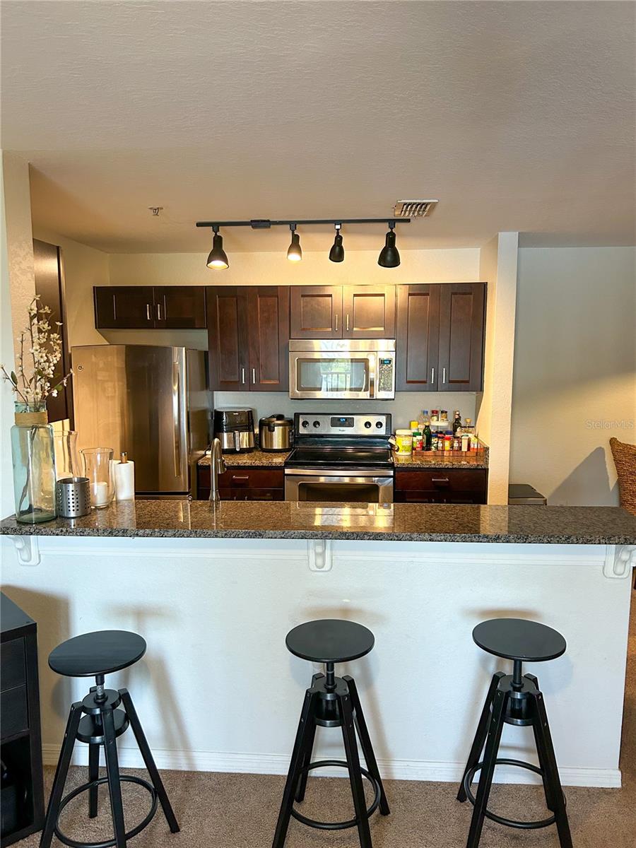 Image 7 of 27 For 5447 Vineland Road 1209