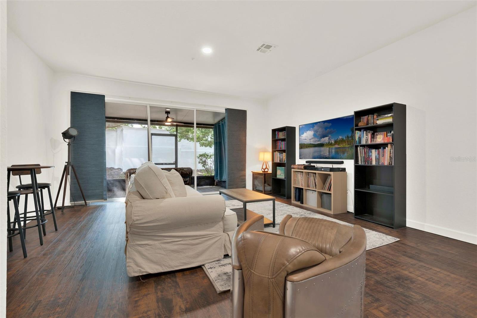 Image 14 of 45 For 6931 Sperone Street