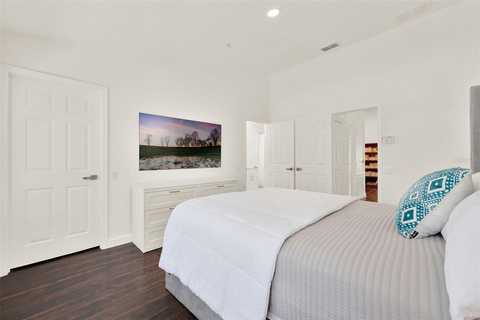 Image 22 of 45 For 6931 Sperone Street
