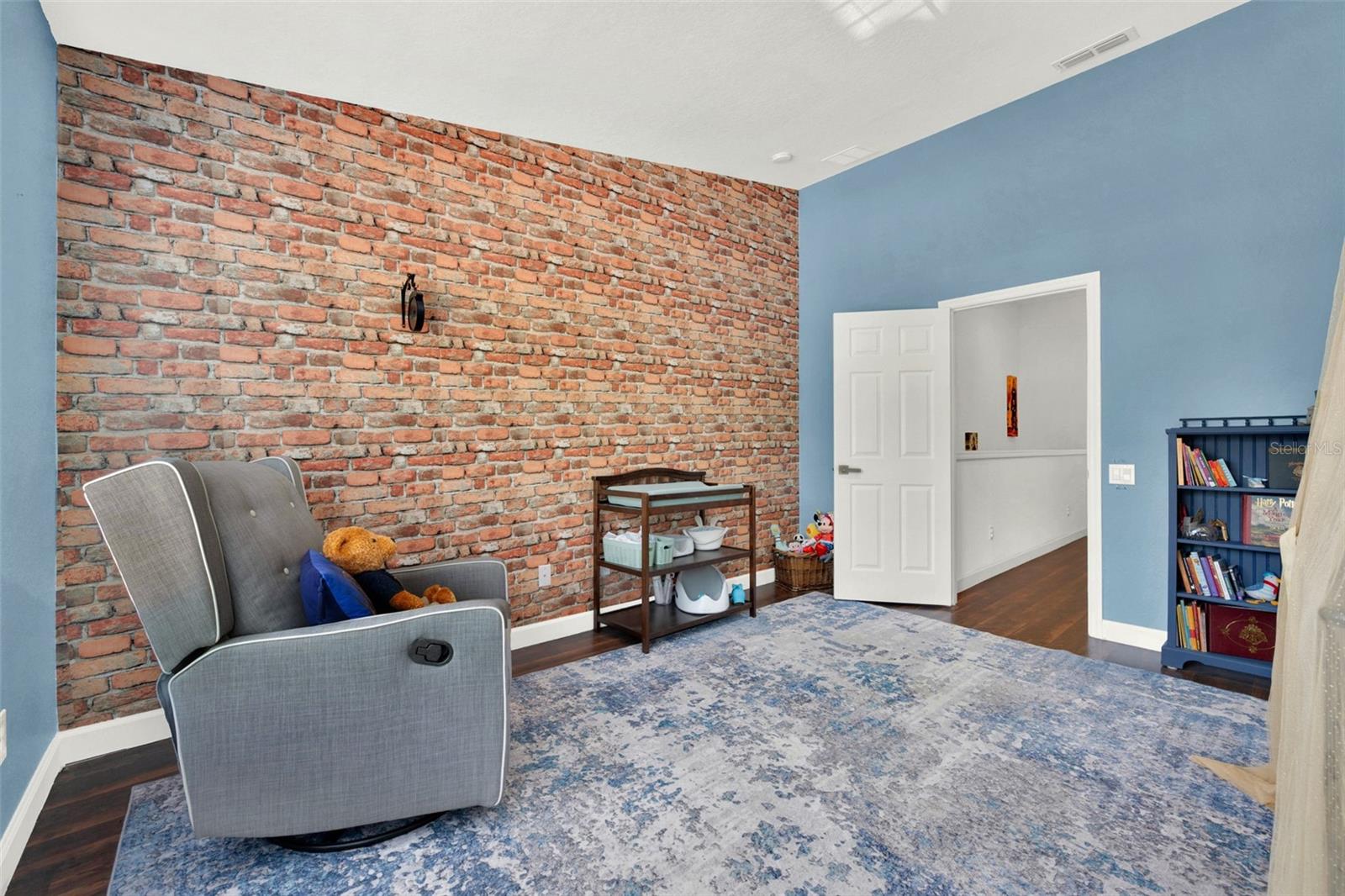 Image 25 of 45 For 6931 Sperone Street