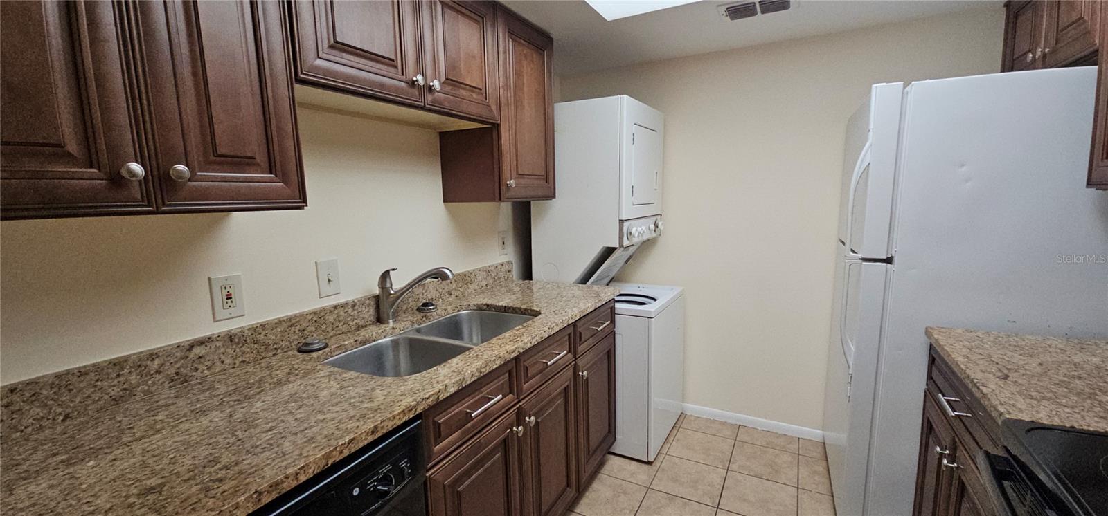 Image 10 of 24 For 700 Airport Boulevard G6