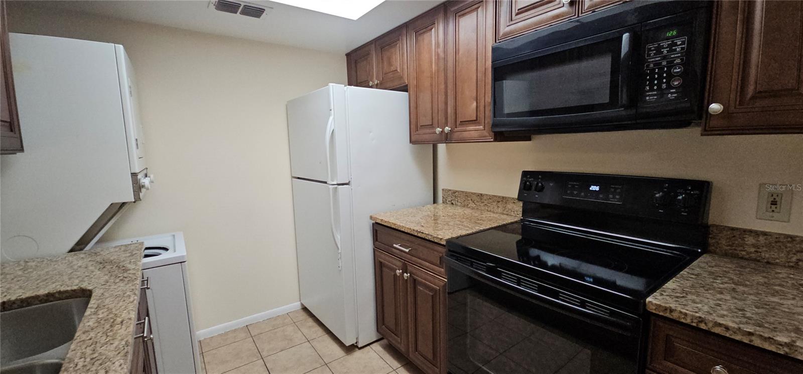 Image 11 of 24 For 700 Airport Boulevard G6