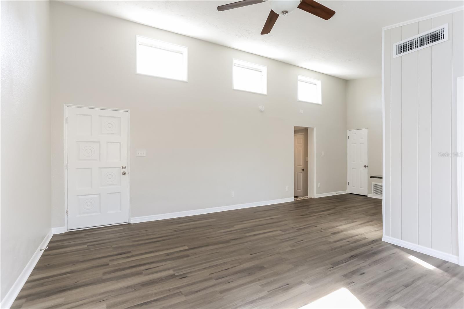 Image 3 of 16 For 420 Flamingo Drive