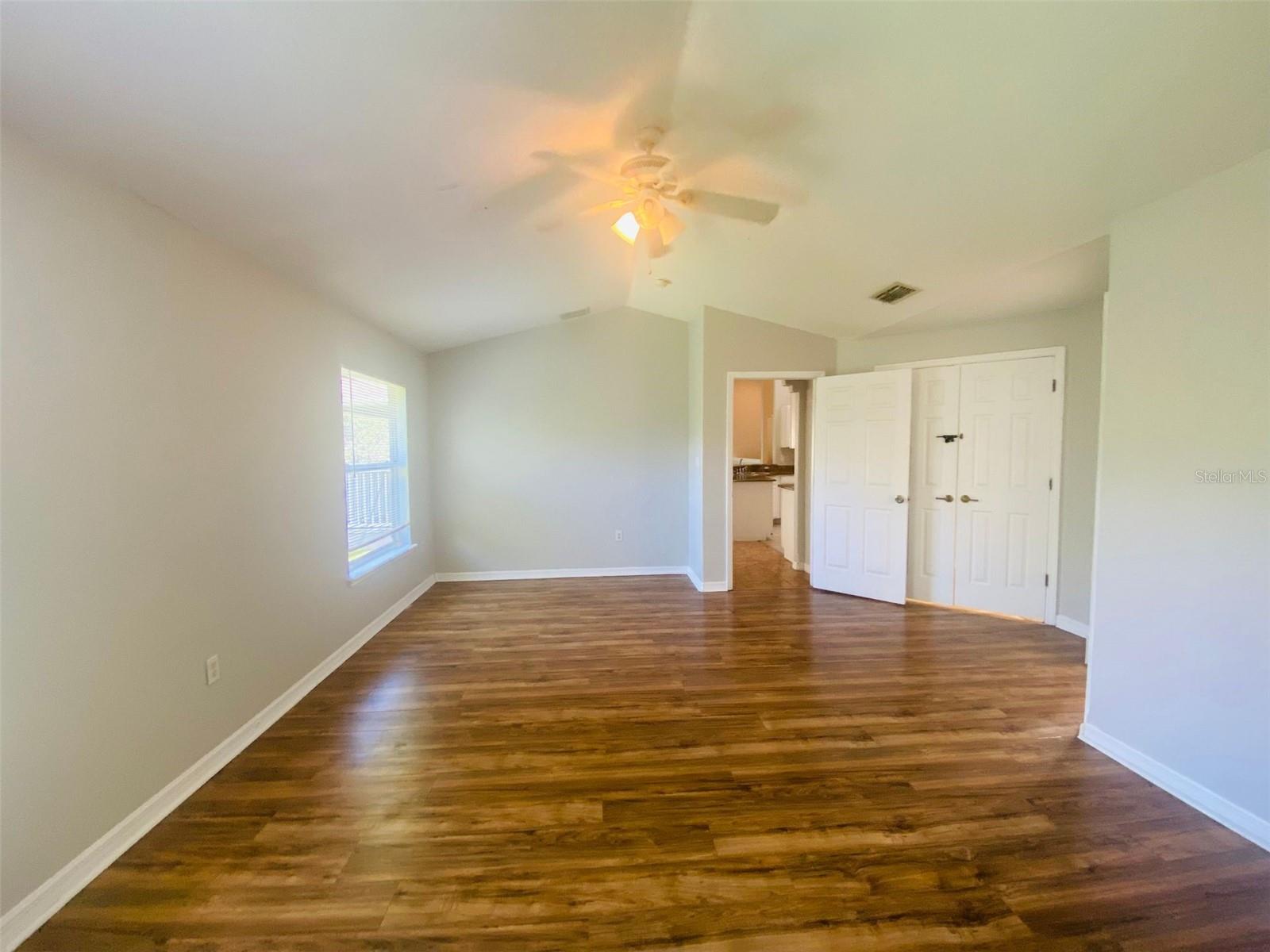 Image 21 of 33 For 423 Disston Avenue