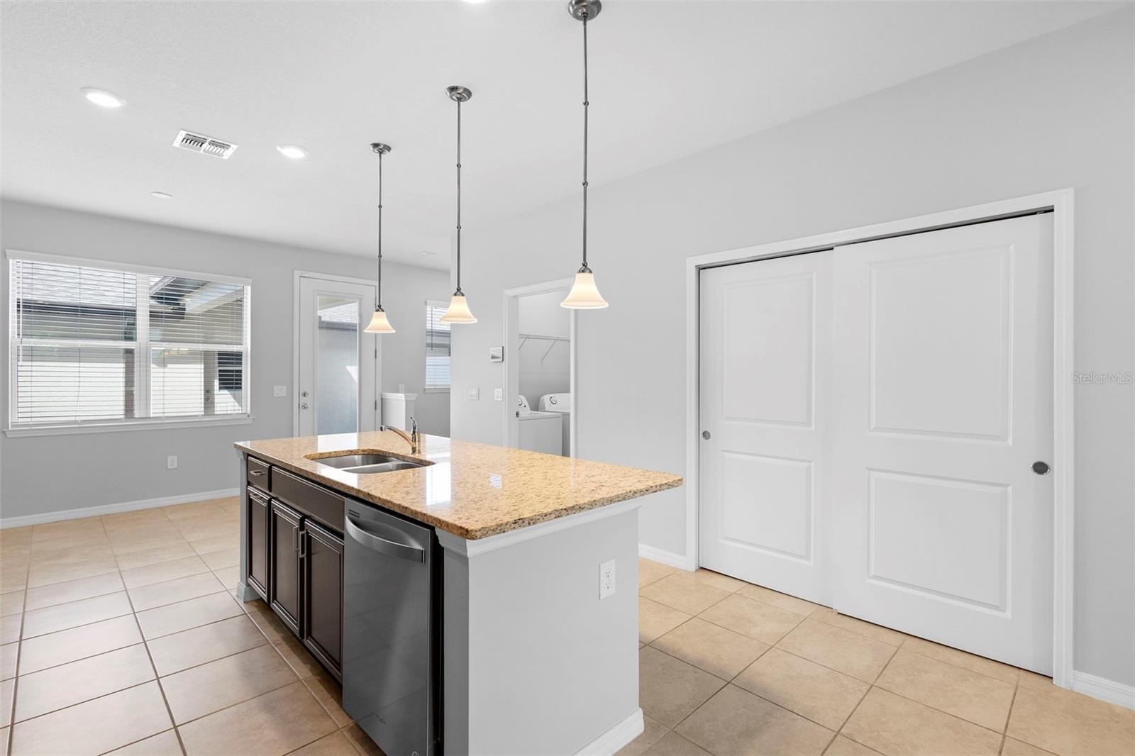 Image 9 of 27 For 5030 Caspian Street
