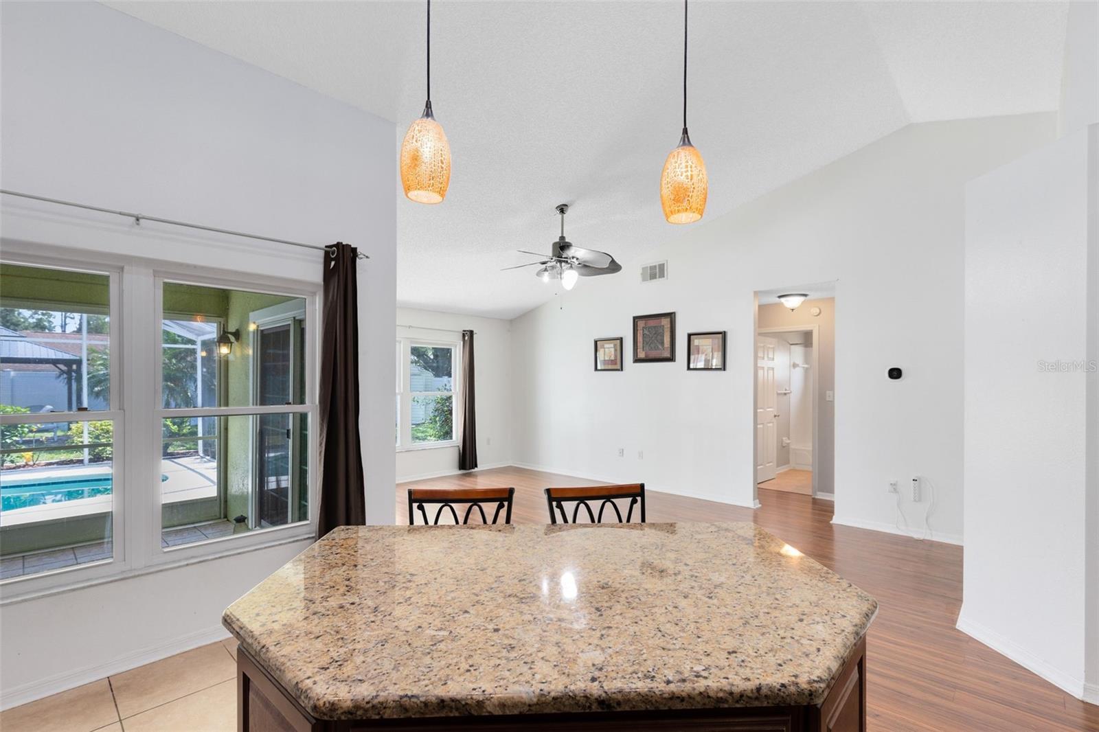 Image 10 of 34 For 204 Grovepark Drive