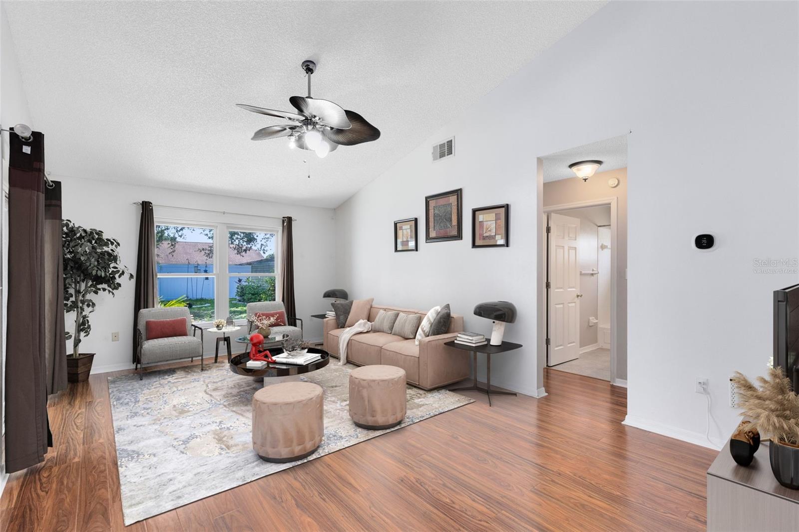 Image 11 of 34 For 204 Grovepark Drive
