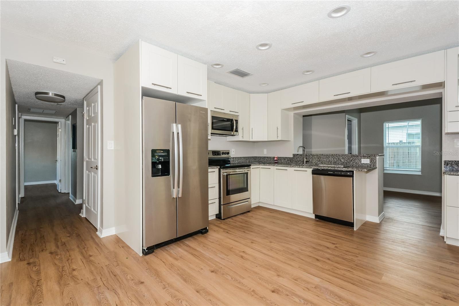 Image 5 of 16 For 2804 Nassau Street