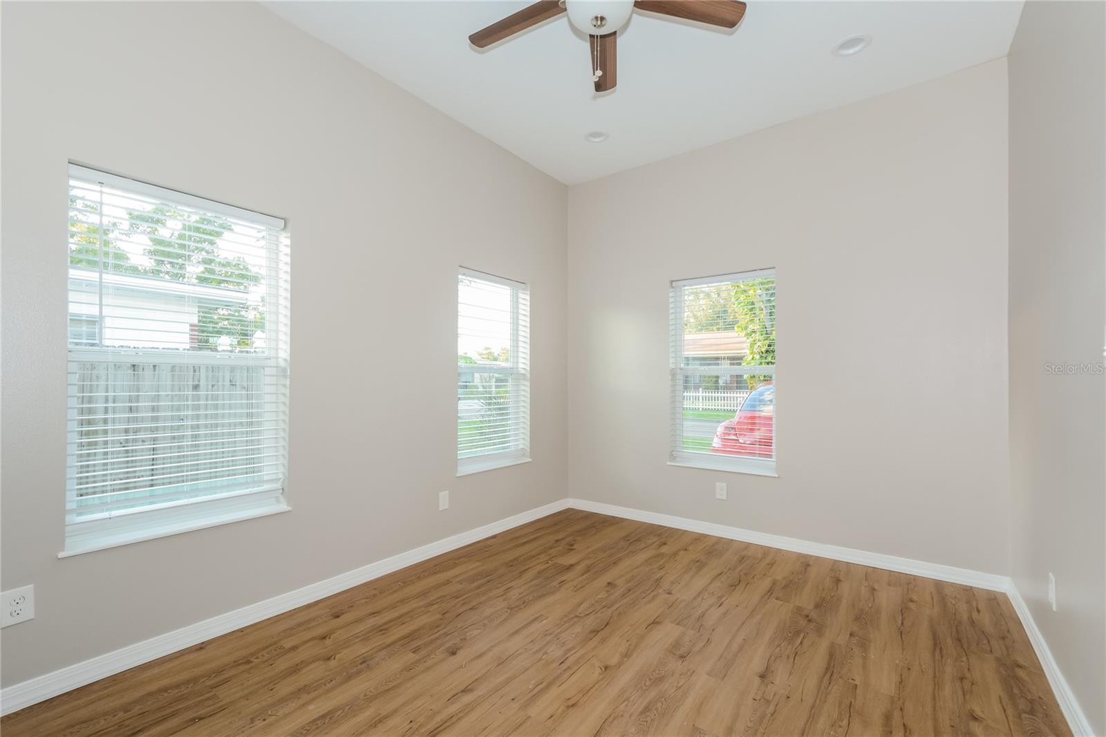 Image 7 of 16 For 2804 Nassau Street