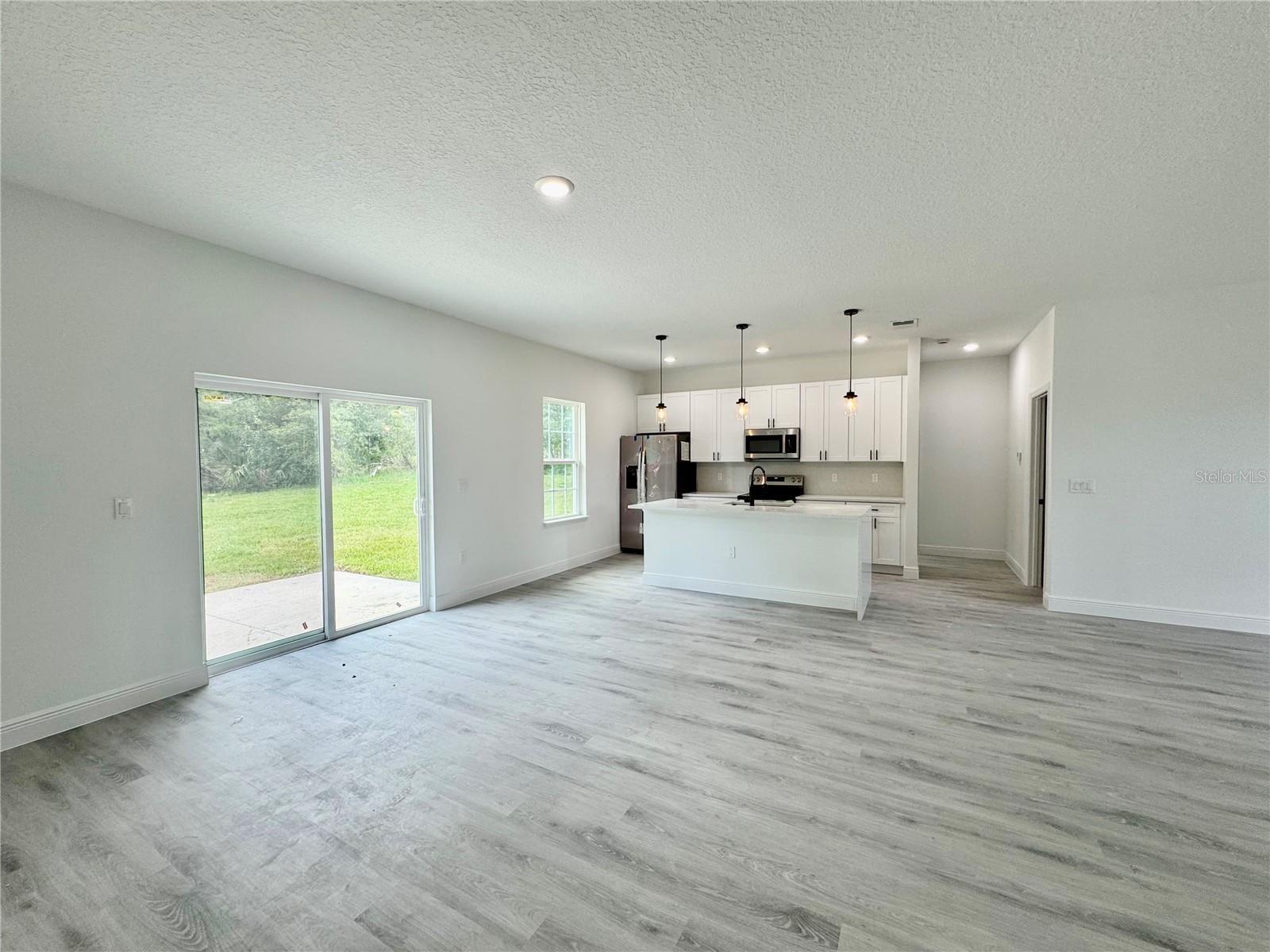 Image 17 of 41 For 6263 Whispering Oak Loop
