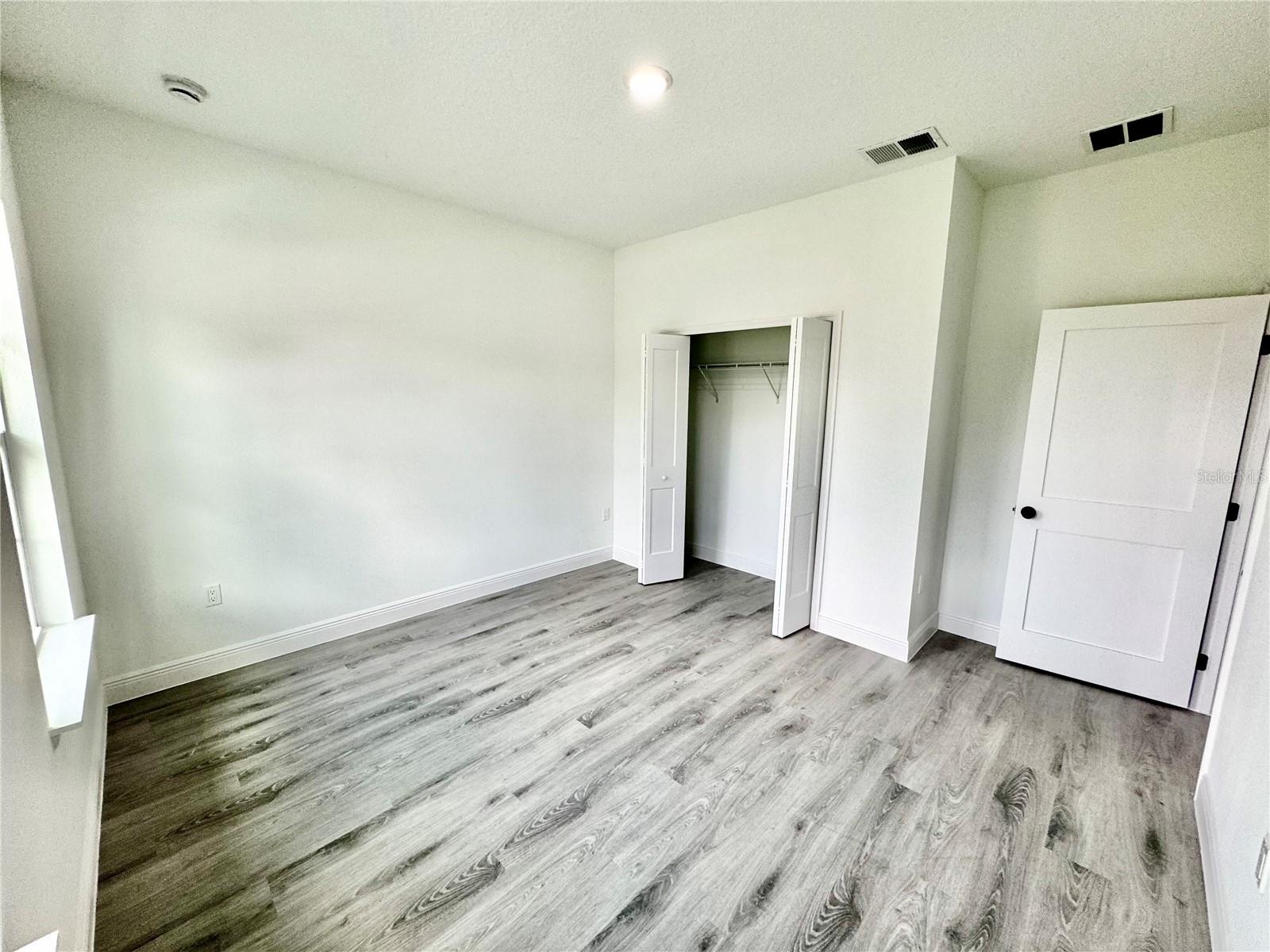 Image 21 of 41 For 6263 Whispering Oak Loop