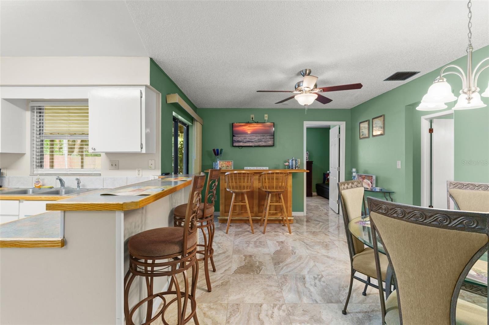 Image 11 of 33 For 2705 Wilmette Avenue